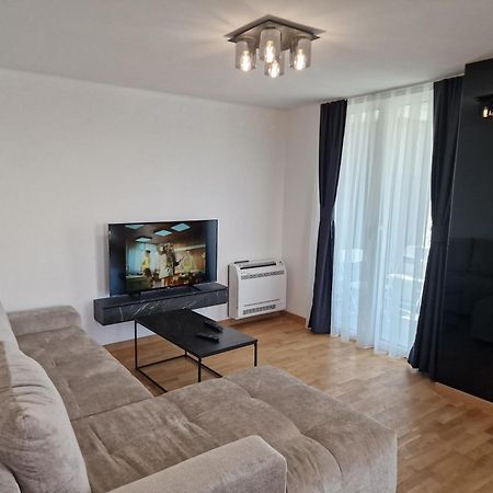 Petkov5Ki.Luxuryapartments سكوبجي الغرفة الصورة