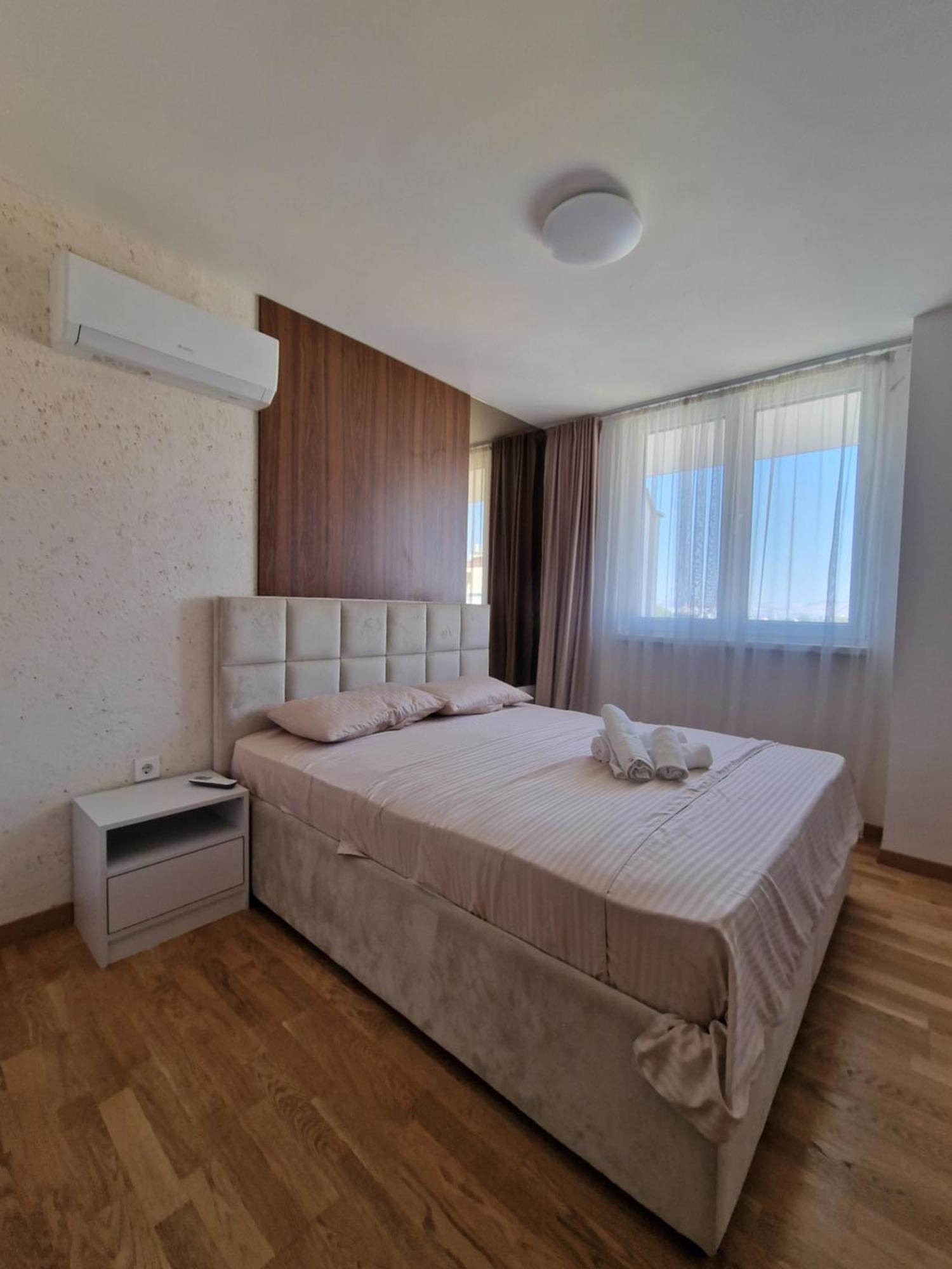 Petkov5Ki.Luxuryapartments سكوبجي الغرفة الصورة