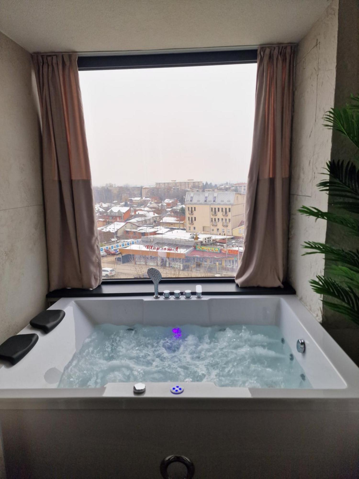Petkov5Ki.Luxuryapartments سكوبجي الغرفة الصورة